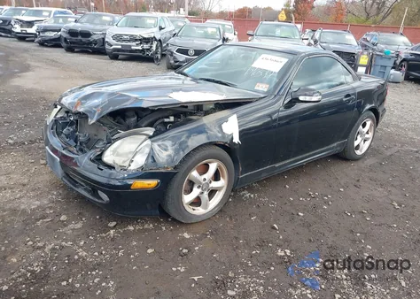 2001 Mercedes-Benz Slk 320 z USA, uszkodzony, nr VIN WDBKK65F61F222865